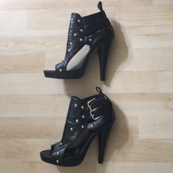 Yoki black vegan leather platform sandals w/studs - Picture 3 of 8